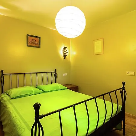 Spacious Holiday Home In Rochefort Ardennes With Sauna Ferienhaus *